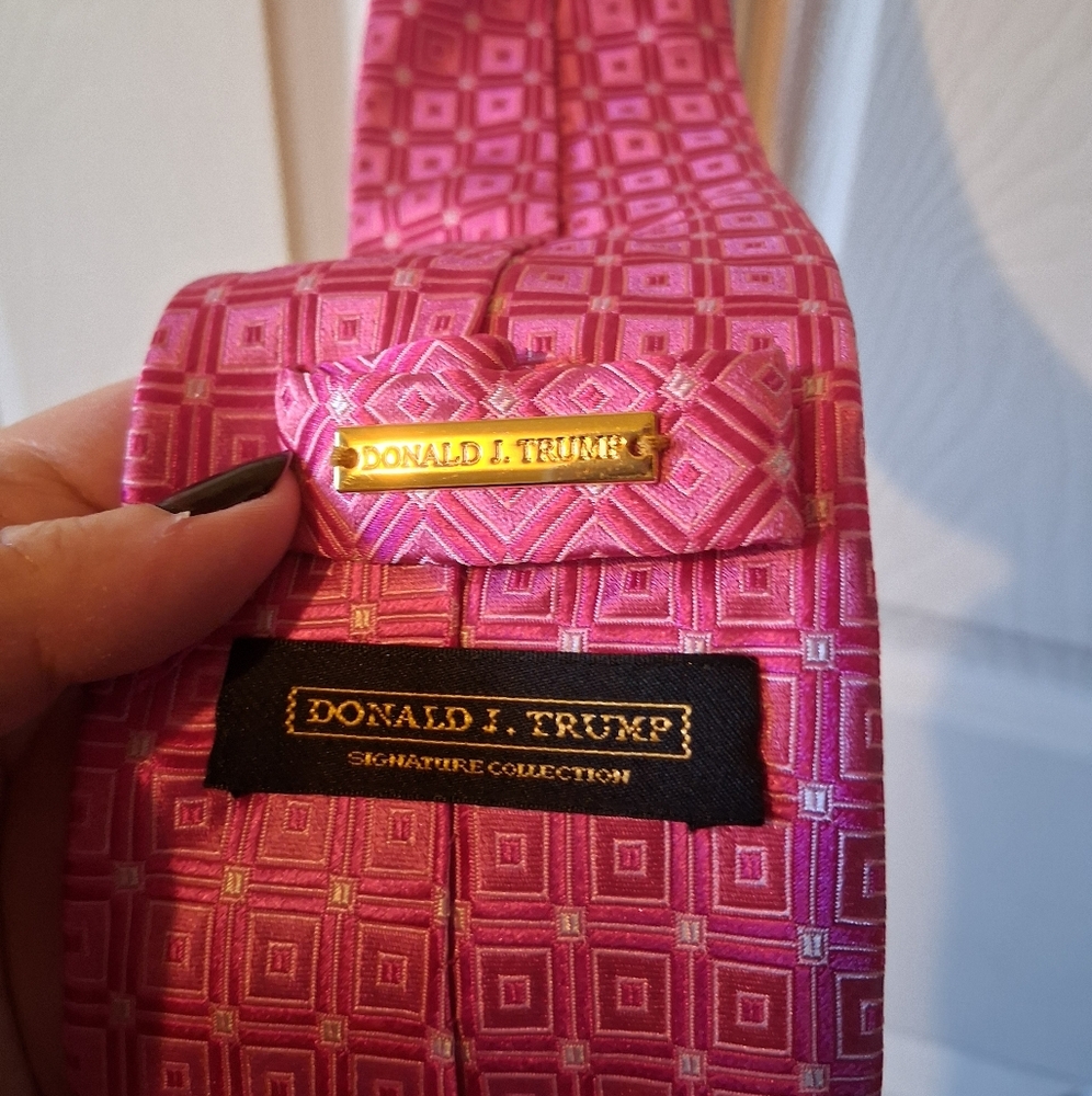 Donald J. Trump Pink Geometric Tie